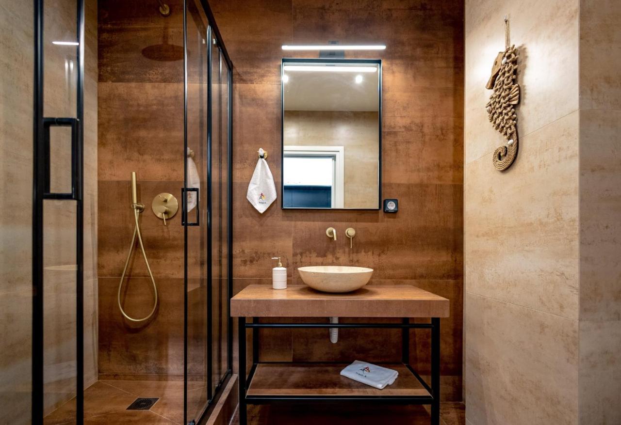 Triple A - Prime Location - Between Monastiraki & Syntagma Square-Free Parking! Athens Ngoại thất bức ảnh